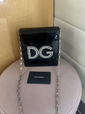 DOLCE & GABBANA BLACK PATENT LEATHER CRYSTAL DG FLAP BAG